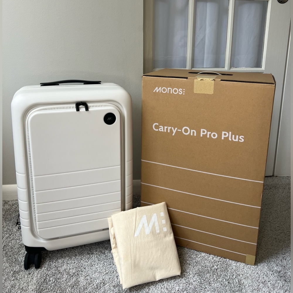 Monos Carry On Pro Plus in White